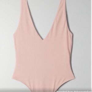 Aritzia Babaton
Bodysuit